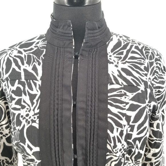 Chico's jacket size small/4 - Picture 3 of 4